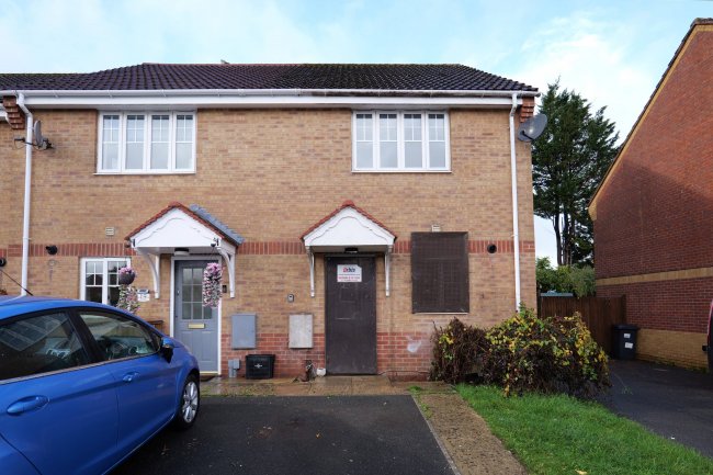 16 Horseshoe End, Newbury, Berkshire, RG14 7XE 2