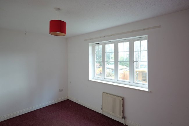 16 Horseshoe End, Newbury, Berkshire, RG14 7XE 2