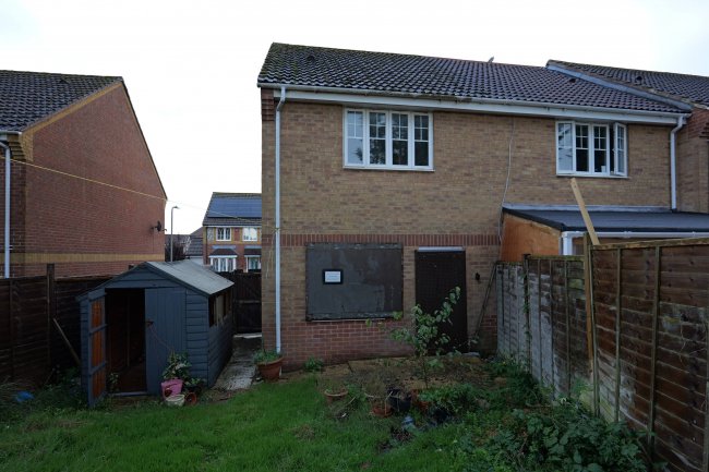 16 Horseshoe End, Newbury, Berkshire, RG14 7XE 2