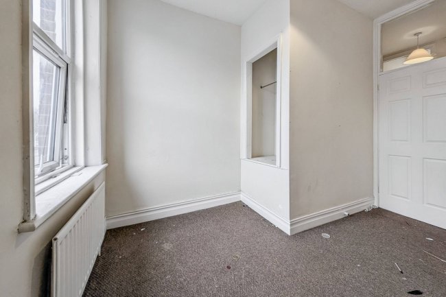 90 & 90A Rawling Road, Gateshead, Tyne and Wear NE8 4QR 6