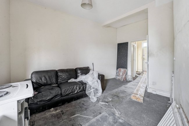 90 & 90A Rawling Road, Gateshead, Tyne and Wear NE8 4QR 6