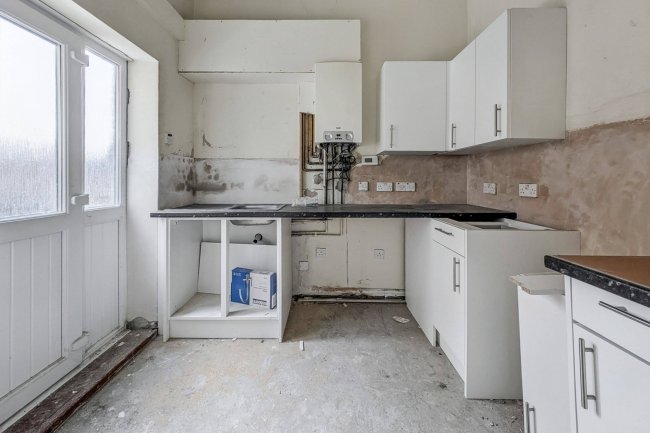 90 & 90A Rawling Road, Gateshead, Tyne and Wear NE8 4QR 6