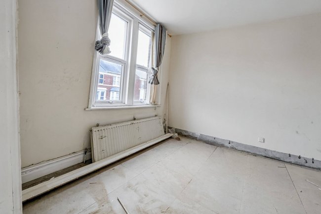 90 & 90A Rawling Road, Gateshead, Tyne and Wear NE8 4QR 6