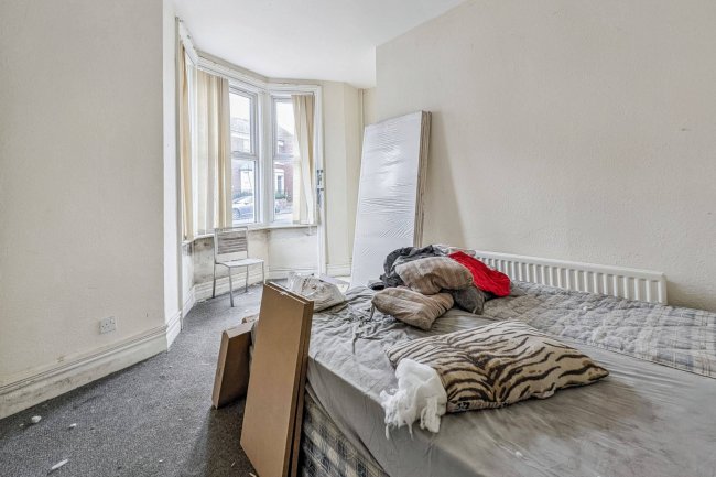 90 & 90A Rawling Road, Gateshead, Tyne and Wear NE8 4QR 6