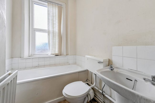 90 & 90A Rawling Road, Gateshead, Tyne and Wear NE8 4QR 6