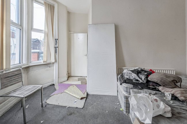 90 & 90A Rawling Road, Gateshead, Tyne and Wear NE8 4QR 6