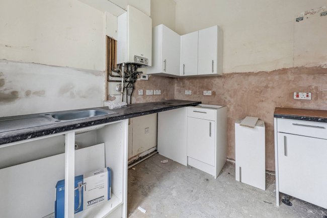 90 & 90A Rawling Road, Gateshead, Tyne and Wear NE8 4QR 6