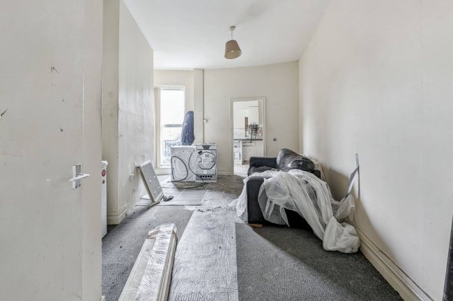 90 & 90A Rawling Road, Gateshead, Tyne and Wear NE8 4QR 6