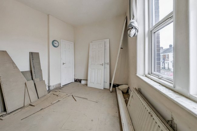 90 & 90A Rawling Road, Gateshead, Tyne and Wear NE8 4QR 6