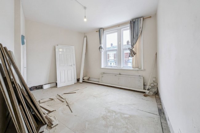 90 & 90A Rawling Road, Gateshead, Tyne and Wear NE8 4QR 6