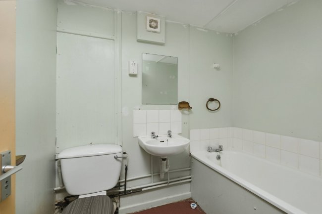 Flat  26, Quartercroft, Pyramid Close, Weston Favell, Northampton, NN3 8DP 4