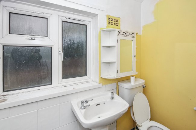 57 Green Leys, St. Ives, Cambridgeshire, PE27 6SB 6