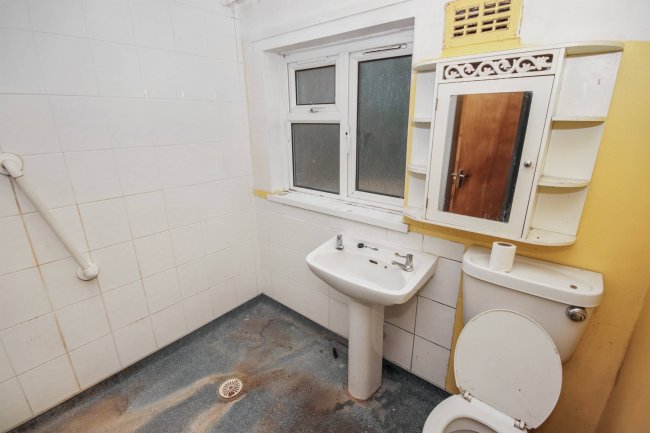 57 Green Leys, St. Ives, Cambridgeshire, PE27 6SB 6