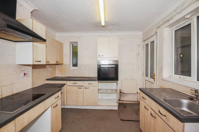 57 Green Leys, St. Ives, Cambridgeshire, PE27 6SB 6