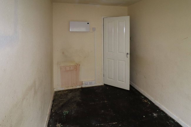 60 Firthcliffe Road, Liversedge, West Yorkshire, WF15 6HF 2