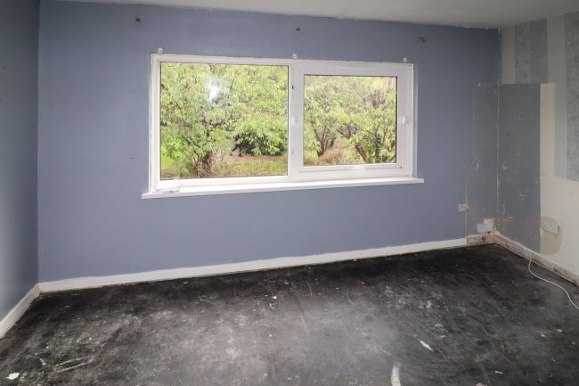 60 Firthcliffe Road, Liversedge, West Yorkshire, WF15 6HF 2