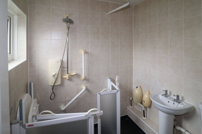 60 Firthcliffe Road, Liversedge, West Yorkshire, WF15 6HF 2