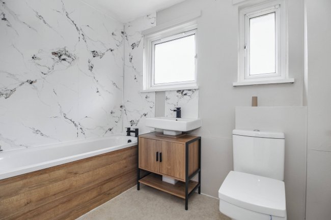 19 Highlands Grove, Stourton, West Yorkshire, LS10 4RR 9