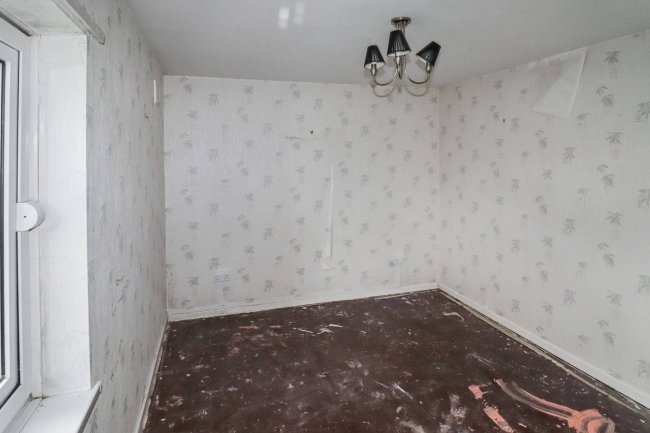 62 Firthcliffe Road, Liversedge, West Yorkshire, WF15 6HF 1