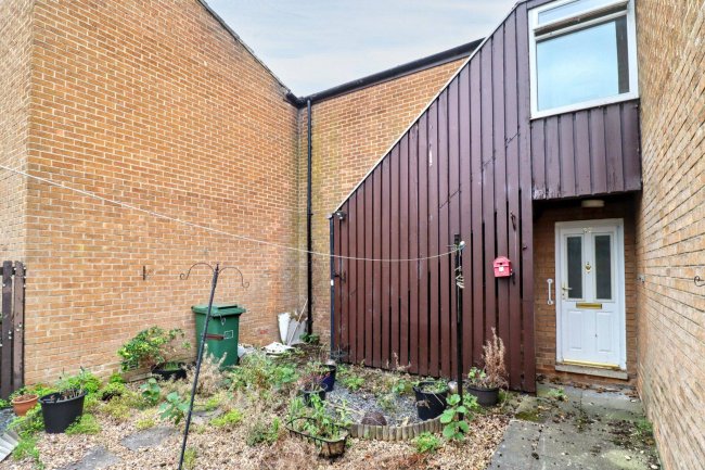 62 Firthcliffe Road, Liversedge, West Yorkshire, WF15 6HF 1