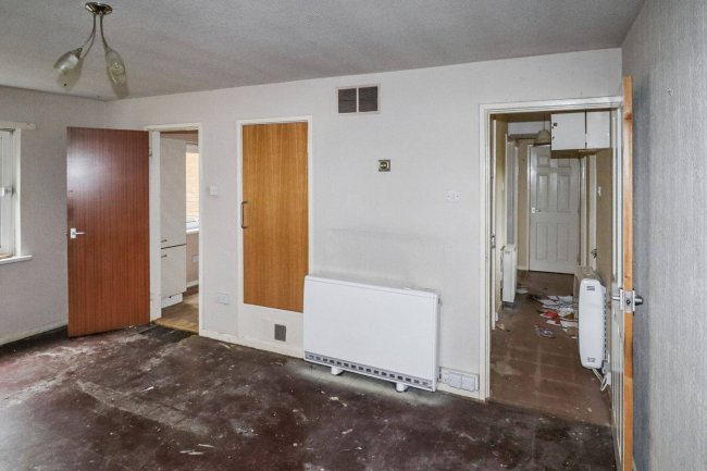 62 Firthcliffe Road, Liversedge, West Yorkshire, WF15 6HF 1