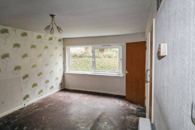 62 Firthcliffe Road, Liversedge, West Yorkshire, WF15 6HF 1