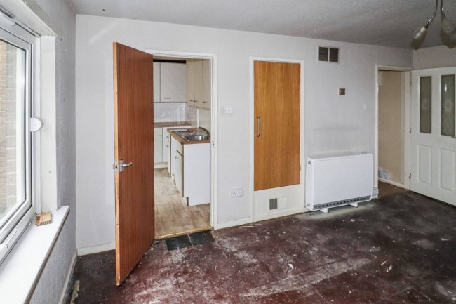 62 Firthcliffe Road, Liversedge, West Yorkshire, WF15 6HF 1