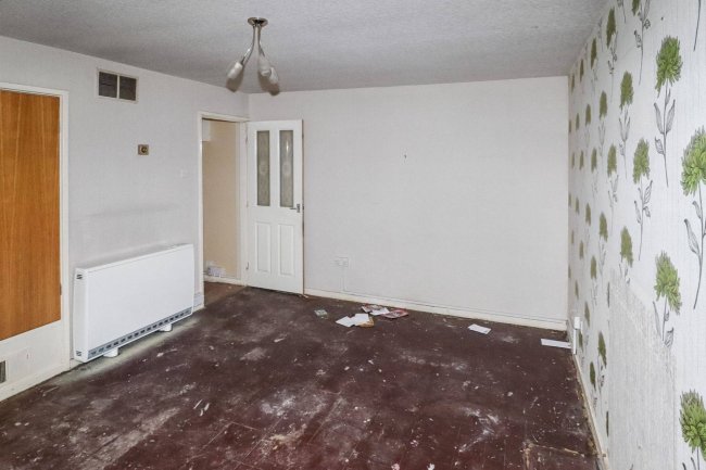 62 Firthcliffe Road, Liversedge, West Yorkshire, WF15 6HF 1