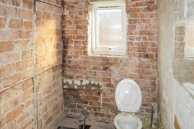 128 Plungington Road, Preston, Lancashire, PR1 7UE 5