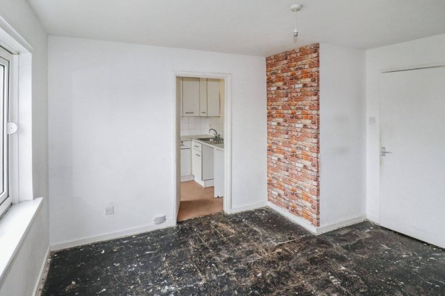 56D Firthcliffe Road, Liversedge, West Yorkshire, WF15 6HF 9