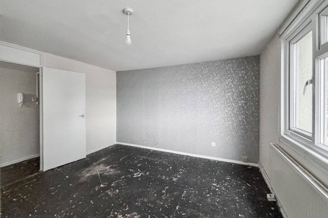 47F Hawkshead Drive, Hawkshead, Bradford, BD5 0TJ 8