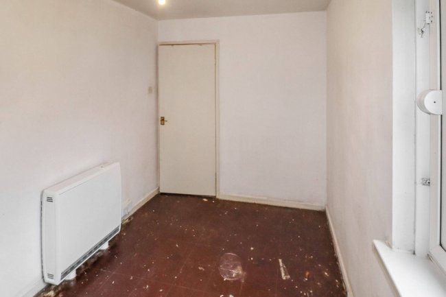 113 Firthcliffe Road, Liversedge, West Yorkshire, WF15 6HS 6