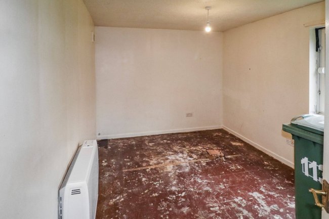 113 Firthcliffe Road, Liversedge, West Yorkshire, WF15 6HS 6