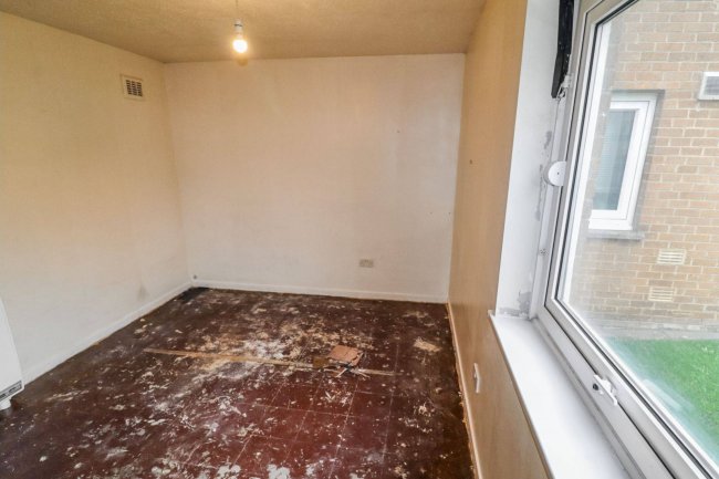 113 Firthcliffe Road, Liversedge, West Yorkshire, WF15 6HS 6