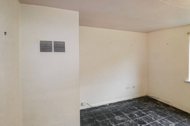 113 Firthcliffe Road, Liversedge, West Yorkshire, WF15 6HS 6