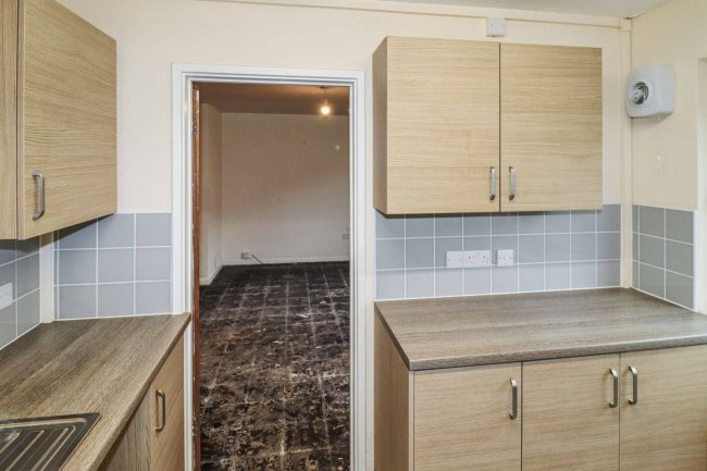 113 Firthcliffe Road, Liversedge, West Yorkshire, WF15 6HS 6