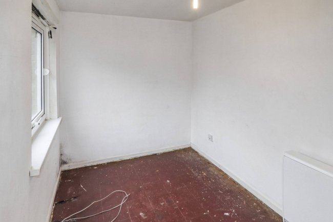 113 Firthcliffe Road, Liversedge, West Yorkshire, WF15 6HS 6