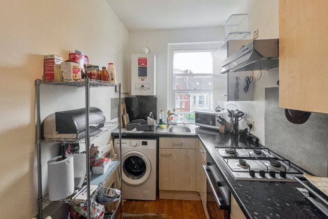 Flat 3, 52 Gleneagle Road, Streatham, London, SW16 6AF 2