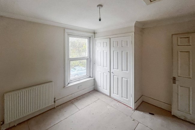 159 Kingston Road, Leatherhead, Surrey, KT22 7NX 9