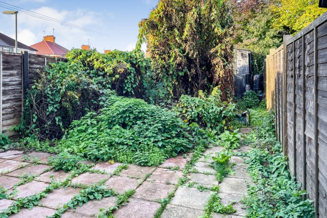 159 Kingston Road, Leatherhead, Surrey, KT22 7NX 9