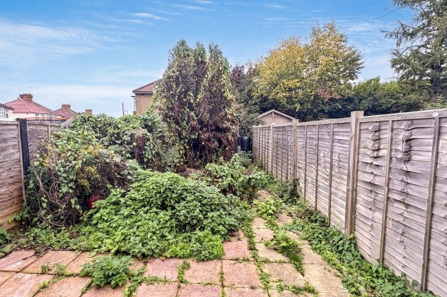 159 Kingston Road, Leatherhead, Surrey, KT22 7NX 9