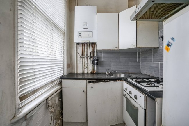 Flat 3, 23 Charleville Circus, Crystal Palace, SE26  6NR 4