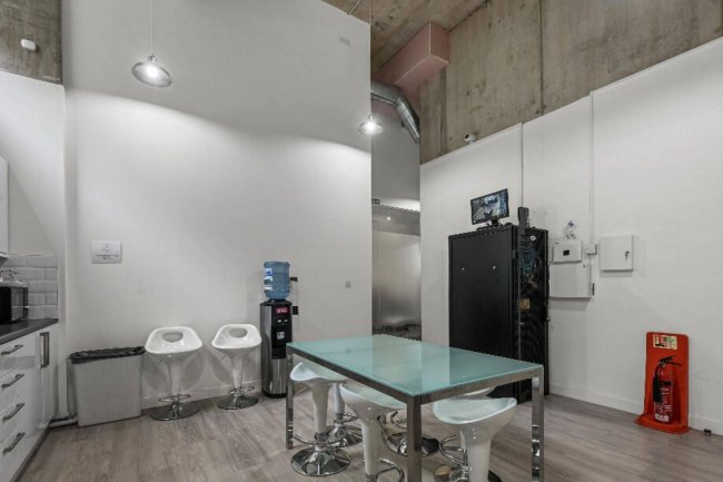 Unit 4, 9 St. Annes Street, Limehouse, London E14 7PF 3