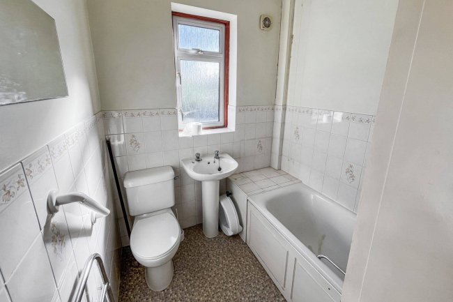 39 Phyllis Avenue, New Malden, KT3 6LA 7