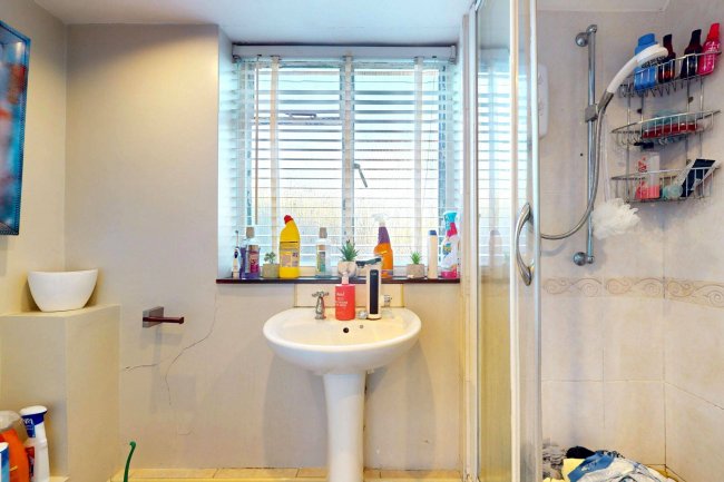 28 Barrow Grove, Sittingbourne, ME10 1LB 1