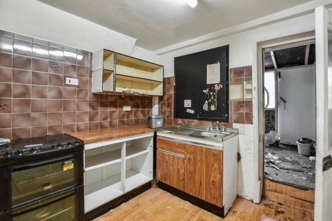 18 Ronver Road, London, SE12 0NJ 10