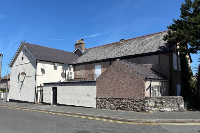 Prestatyn Constitutional Club, 15 Eden Avenue, Prestatyn LL19 9DL 6