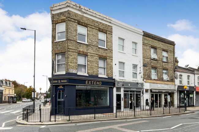 318 Munster Road, Fulham, London  SW6 6BH 9