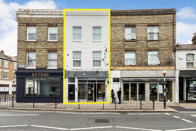 318 Munster Road, Fulham, London  SW6 6BH 9