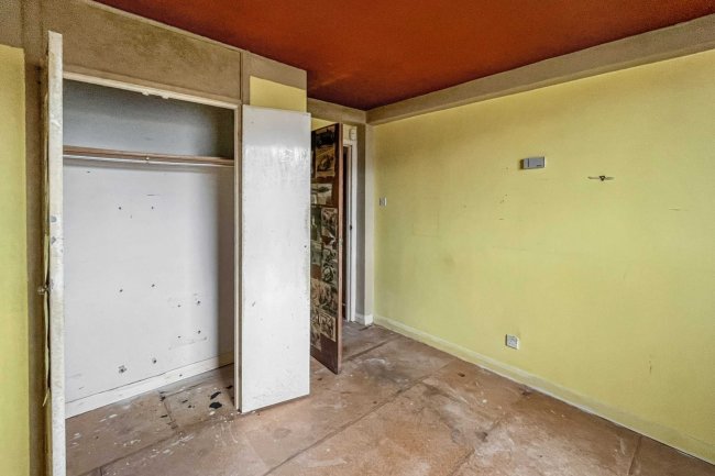 Flat 31 Lloyd House, 20 Tavistock Road, Croydon, Surrey, CR0 2AN 7